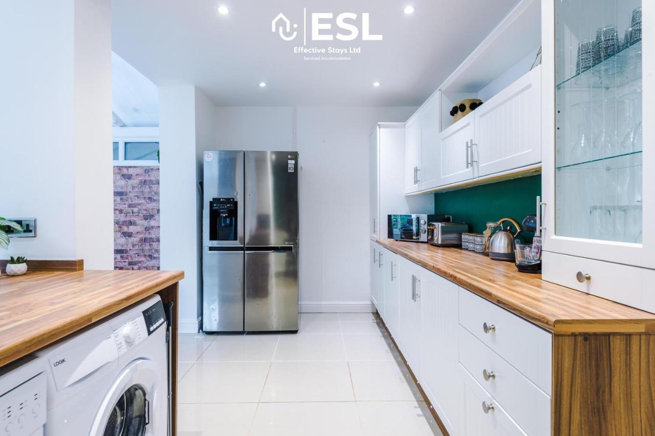 Open Plan - 3 Bedroom House - Garden And Outdoor Seating - Driveway Parking - Short Drive To City Centre Saughall Экстерьер фото