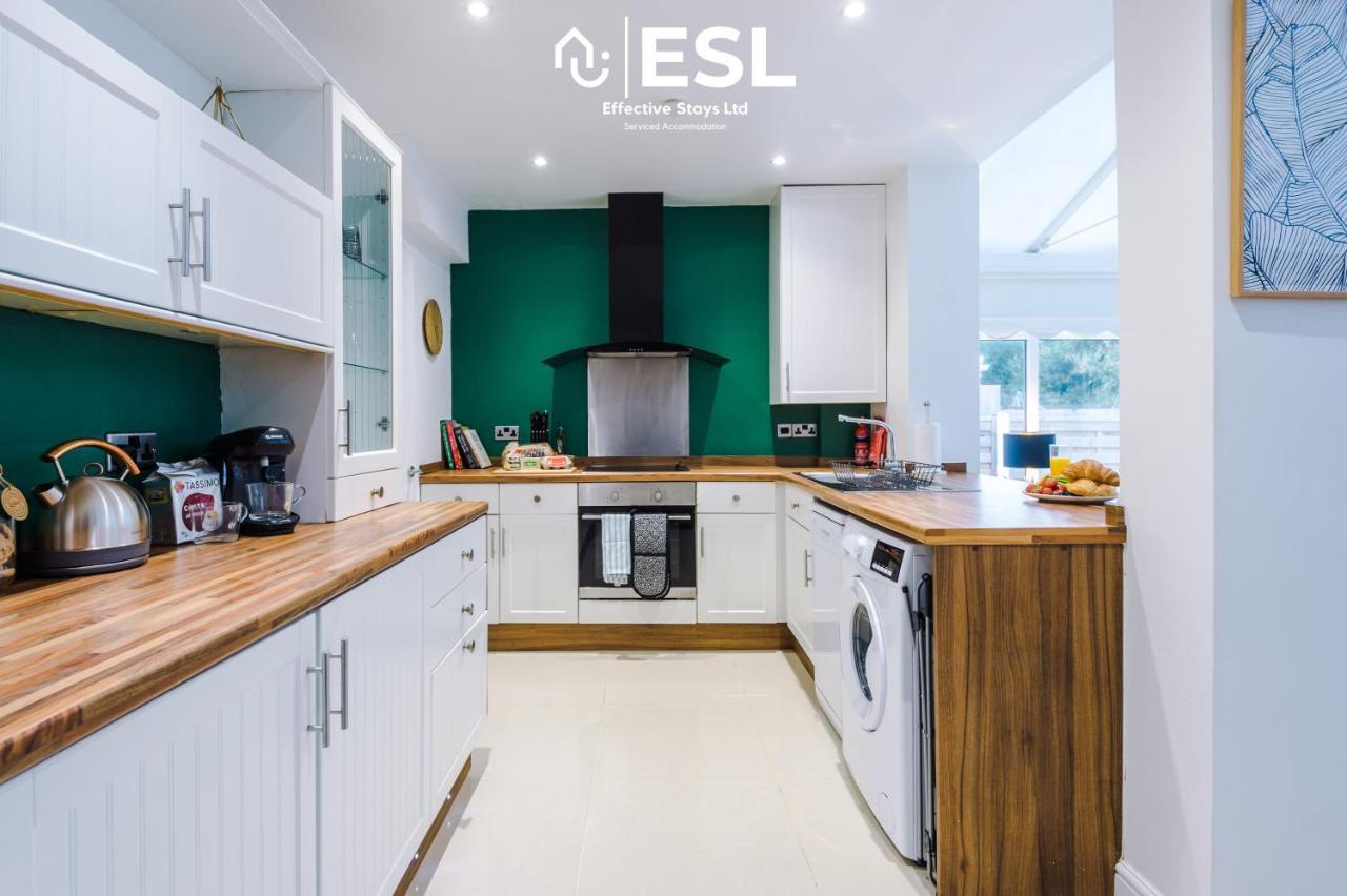 Open Plan - 3 Bedroom House - Garden And Outdoor Seating - Driveway Parking - Short Drive To City Centre Saughall Экстерьер фото