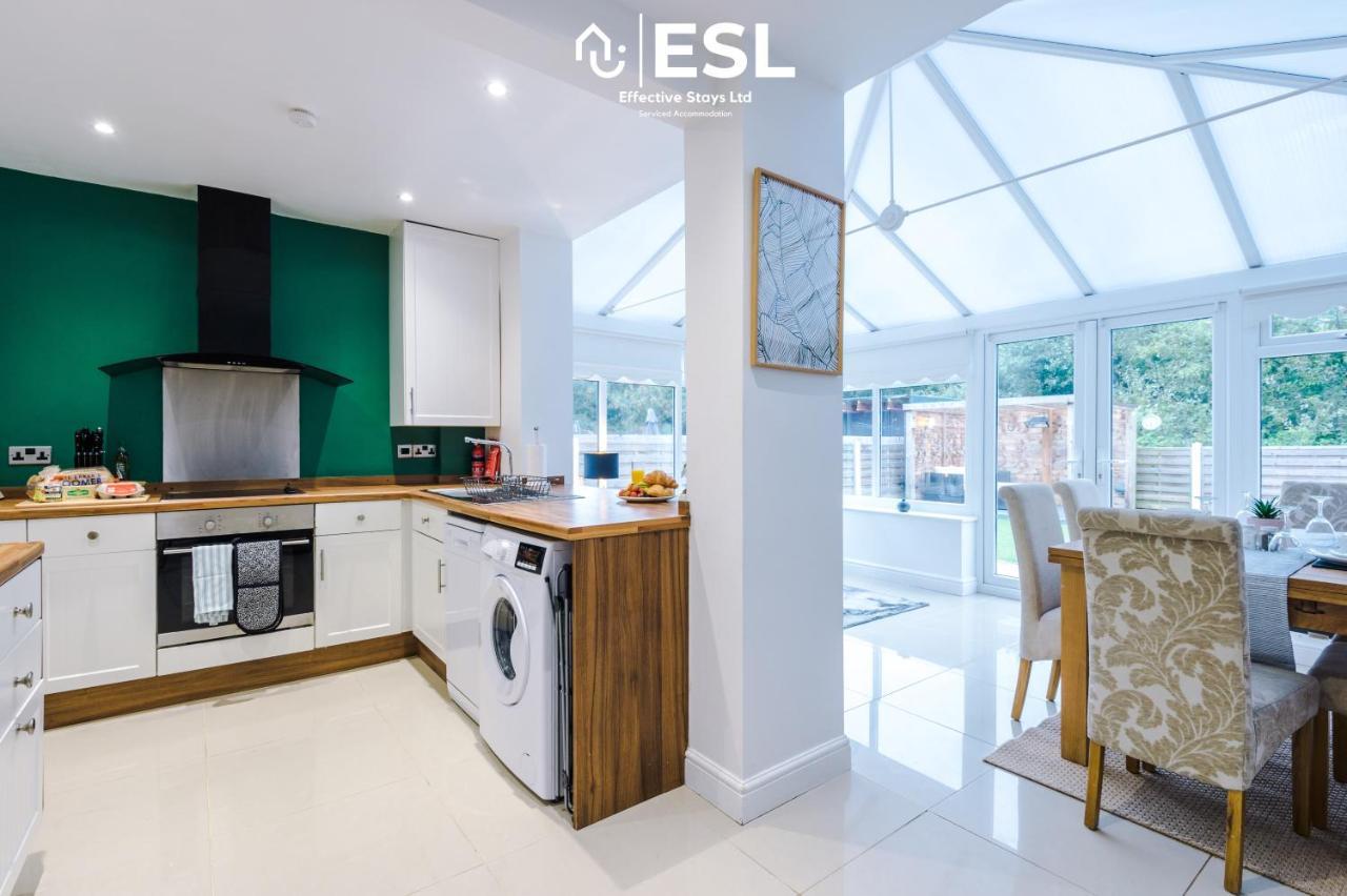 Open Plan - 3 Bedroom House - Garden And Outdoor Seating - Driveway Parking - Short Drive To City Centre Saughall Экстерьер фото