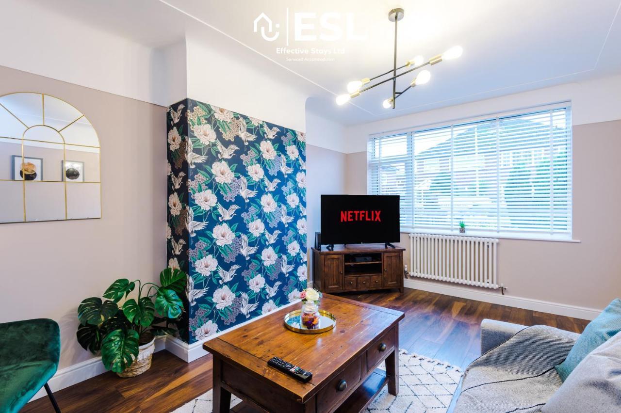 Open Plan - 3 Bedroom House - Garden And Outdoor Seating - Driveway Parking - Short Drive To City Centre Saughall Экстерьер фото