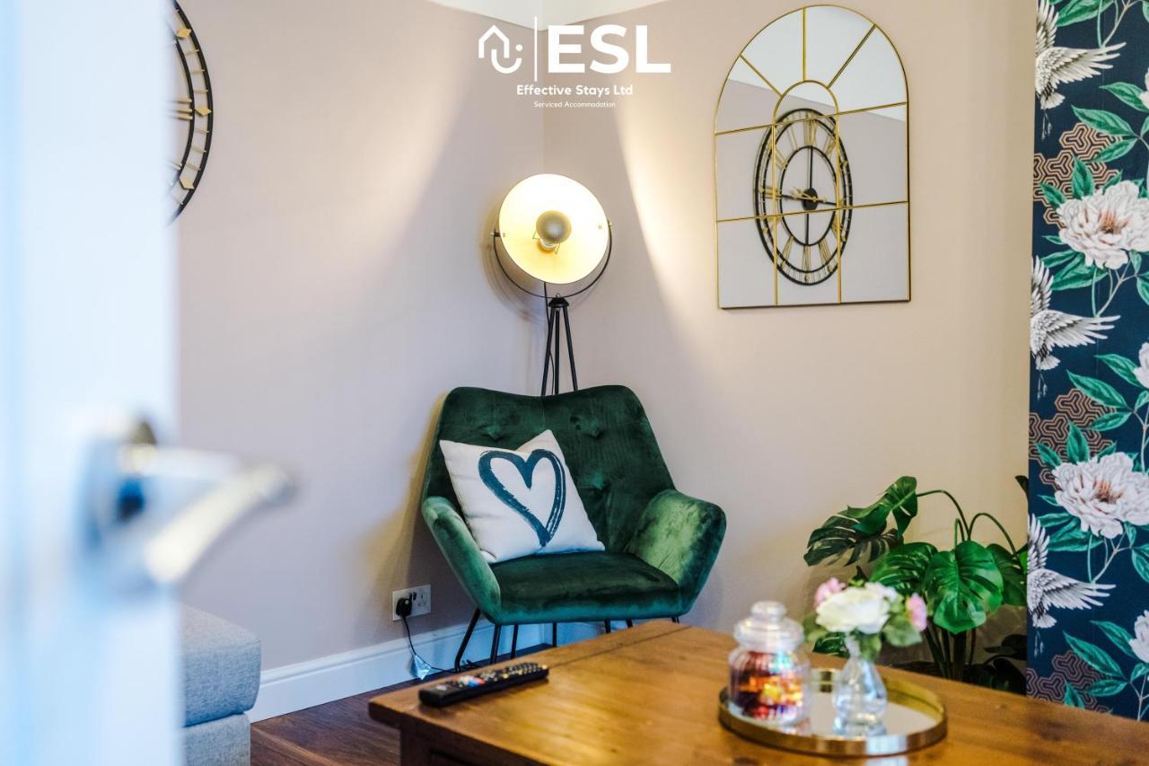 Open Plan - 3 Bedroom House - Garden And Outdoor Seating - Driveway Parking - Short Drive To City Centre Saughall Экстерьер фото