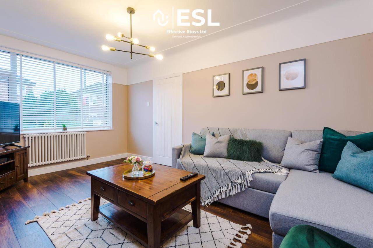 Open Plan - 3 Bedroom House - Garden And Outdoor Seating - Driveway Parking - Short Drive To City Centre Saughall Экстерьер фото