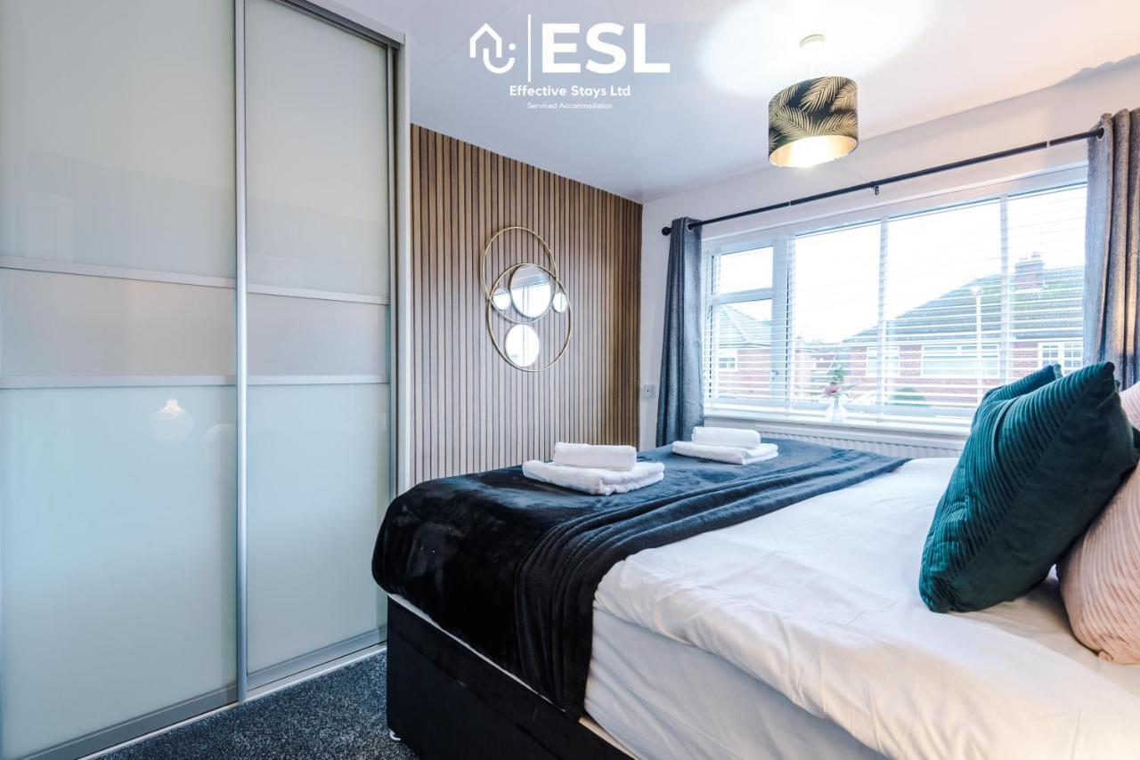 Open Plan - 3 Bedroom House - Garden And Outdoor Seating - Driveway Parking - Short Drive To City Centre Saughall Экстерьер фото
