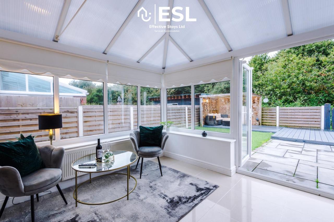 Open Plan - 3 Bedroom House - Garden And Outdoor Seating - Driveway Parking - Short Drive To City Centre Saughall Экстерьер фото
