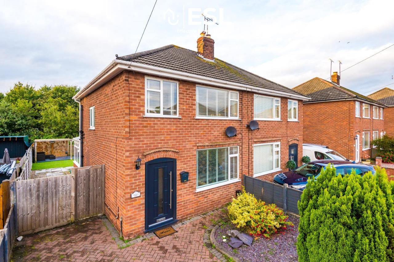 Open Plan - 3 Bedroom House - Garden And Outdoor Seating - Driveway Parking - Short Drive To City Centre Saughall Экстерьер фото